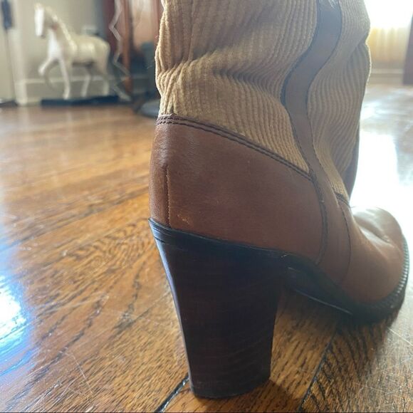 TOMMY HILFIGER Tan and Brown Corduroy and Leather Pull On Boots size 6 - Picture 10 of 13